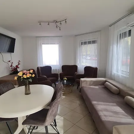 公寓 Tulipan 塞格德