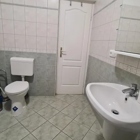 Tulipan Apartment *